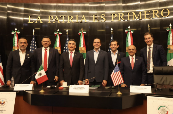 Presenta Gobernador Modelo Coahuila en el Senado de la República